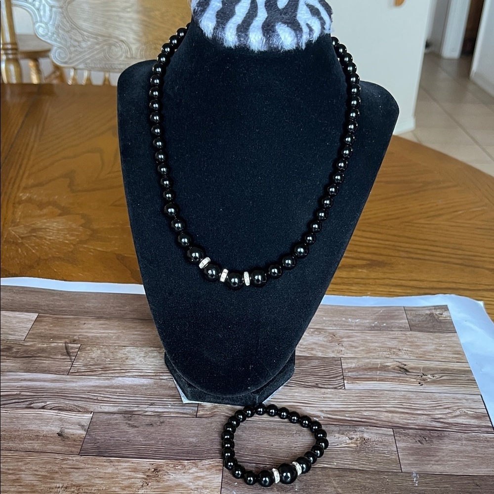 Elegant Black Beaded Necklace and Bracelet Set